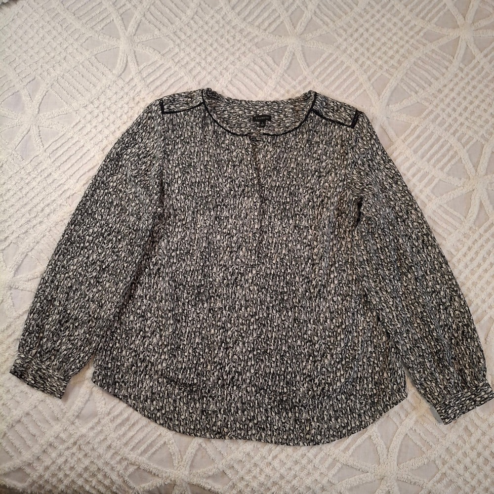 Talbots Women's‎ Large Black White Print Blouse Top Long Sleeve Button Front